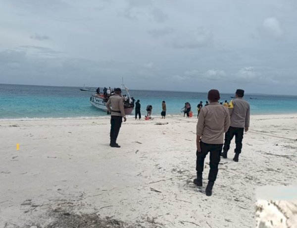 Pospol Ndao Nuse Melakukan Pengamanan di Pelabuhan Ndao