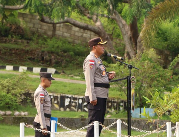 Apel Jam Pimpinan Kapolres Rote Ndao, Apresiasi Pelaksanaan Operasi Lilin Turangga 2025