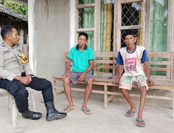 Bhabinkamtibmas Polsek Rote Barat Sambangi Warga Rinalolon