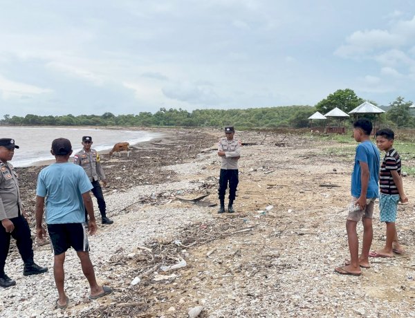 Antisipasi Cuaca Buruk, Polsek Rote Tengah Patroli Dipesisir Pantai