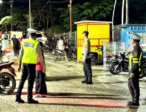 Pengamanan Sholat Tarawih, Personel Gabungan Pastikan Keamanan Masyarakat