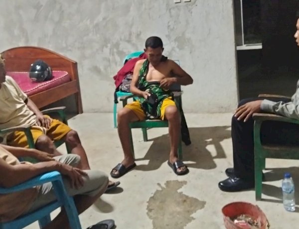 Bhabinkamtibmas Polsek Rote Barat Daya  Sambangi Warga, Ajak Jaga Keamanan Lingkungan