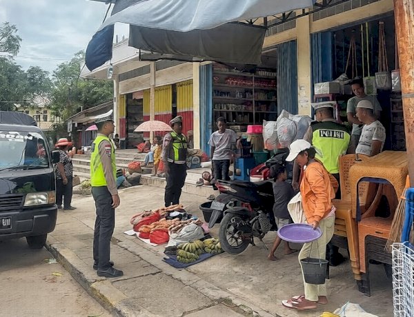 Pastikan Kamseltibcarlantas, Sat Lantas Polres Rote Ndao Lakukan Pengamanan dan Edukasi Pembinaan Kamtibmas