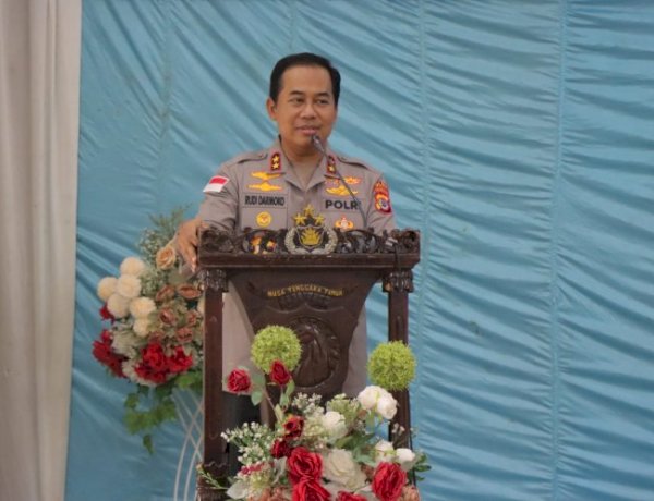 Kapolda NTT Kunjungi Polres Sumba Barat, Tekankan Semangat “Berbuat Baik” dan Gelar Pelatihan Terapi USEFT bagi Personel