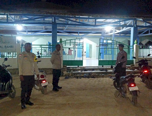 Polsek Rote Timur Laksanakan Pengamanan Sholat Tarawih,Pastikan Ibadah Berjalan Aman dan Kondusif