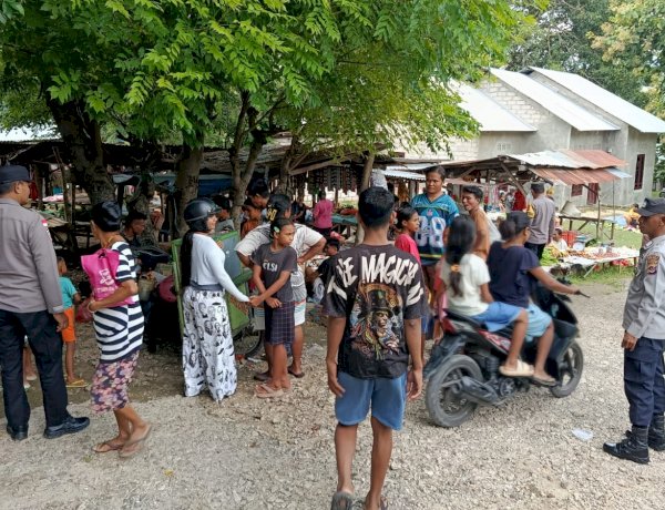 Polri Hadir di Tengah Masyarakat, Pengamanan Pasar Sakubatun Berlangsung Kondusif