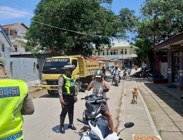 Satuan Lalu Lintas Polres Rote Ndao Laksanakan Sosialisasi Tertib Berlalu Lintas di Jalan