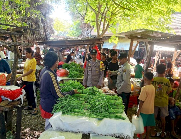 Polsek Rote Barat Daya Tingkatkan Pengamanan di Pasar Sakubatun