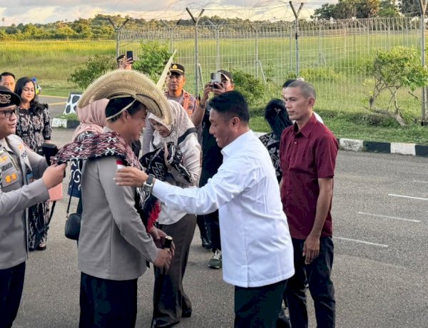 Tiba di Rote Dalam Rangka Kunjungan Kerja,Kapolda NTT  Disambut Hangat