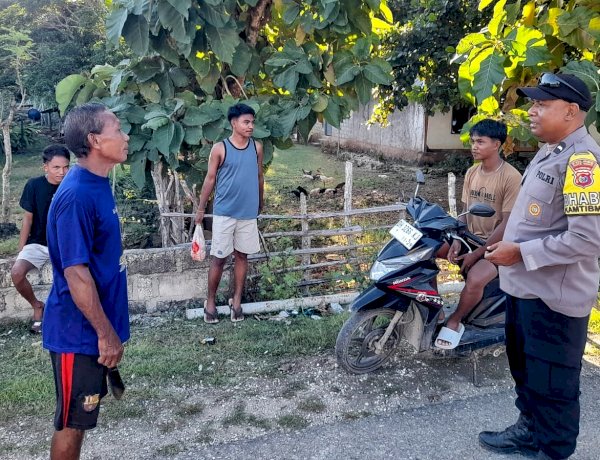 Bhabinkamtibmas Polsek Rote Timur Sambangi Warga, Ajak Jaga Kamtibmas dan Bijak Bermedia Sosial