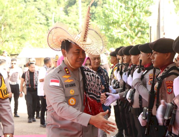 Kunjungan Kerja di Mapolres Rote Ndao, Kapolda NTT Disambut Sapaan Adat