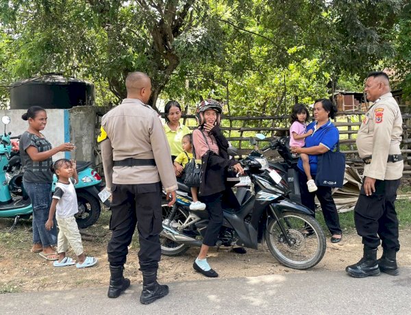 Patroli Pencegaham Aksi Premanisme Polsek Rote Tengah  di Desa Siomeda