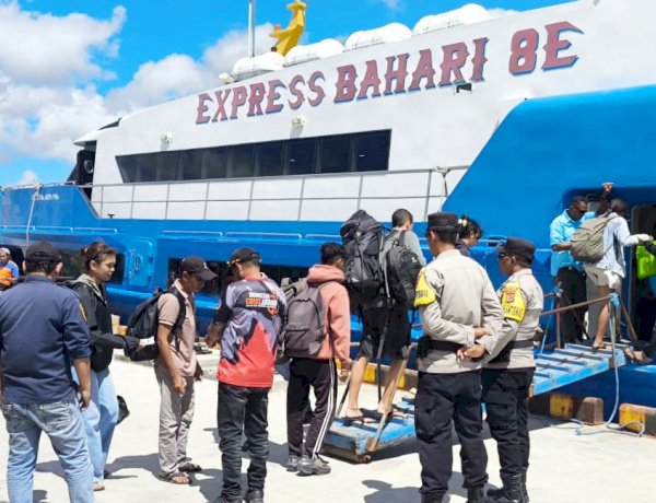 Polsek Lobalain Rutin Jaga Pelabuhan Baa, Antisipasi Gangguan Keamanan
