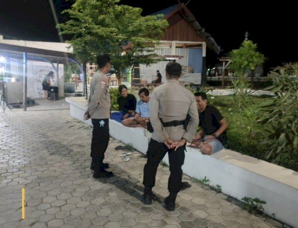 Patroli Malam Personel Polsek Lobalain, Antisipasi Gangguan Keamanan