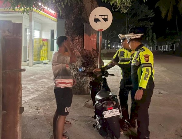 Satuan Lalu Lintas Polres Rote Ndao Tingkatkan Edukasi Kamseltibcarlantas Bagi Pengendara