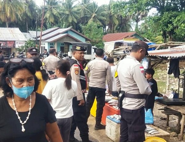 Polsek Rote Barat Laut Lakukan Pengamanan di Pasar Busalangga