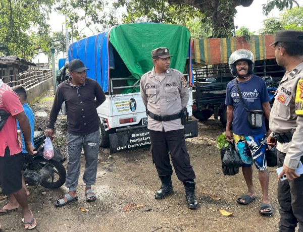Polsek Rote Tengah Lakukan Pengamanan di Pasar Ufalen, Wujud Polri Untuk Masyarakat