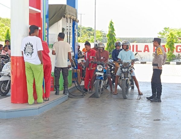 Diskresi Pamapta Polres Rote Ndao Lakukan Patroli di SPBU Longgo