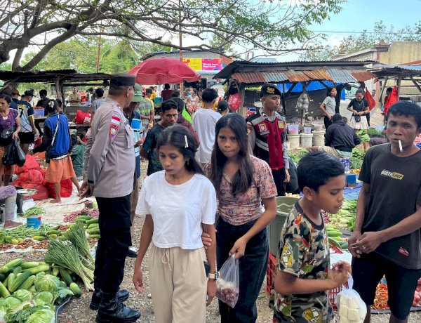 Pengamanan di Pasar Tudameda, Polsek Rote Barat Daya Jamin Kenyamanan Masyarakat