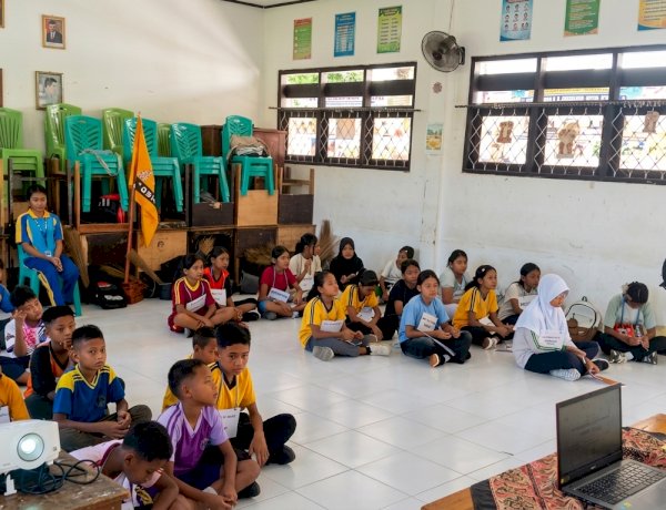 Police Goes To School, Sat Lantas Polres Rote Ndao Tingkatkan Edukasi Kamseltibcarlantas Bagi Pelajar