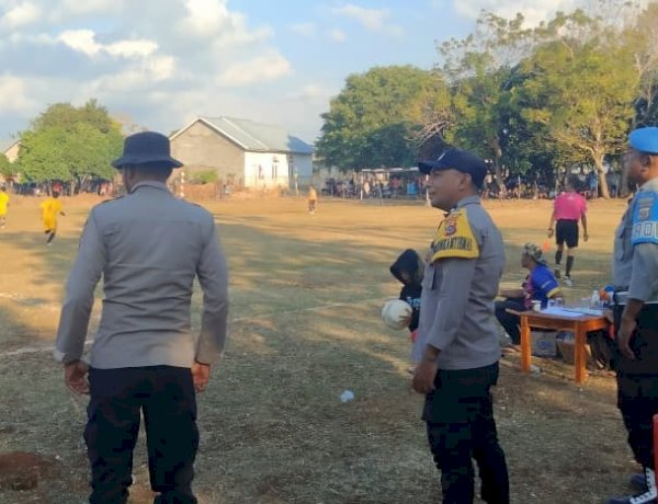 Polsek Rote Barat Lakukan Pengamanan Pertandingan Sepakbola di Desa Oelolot