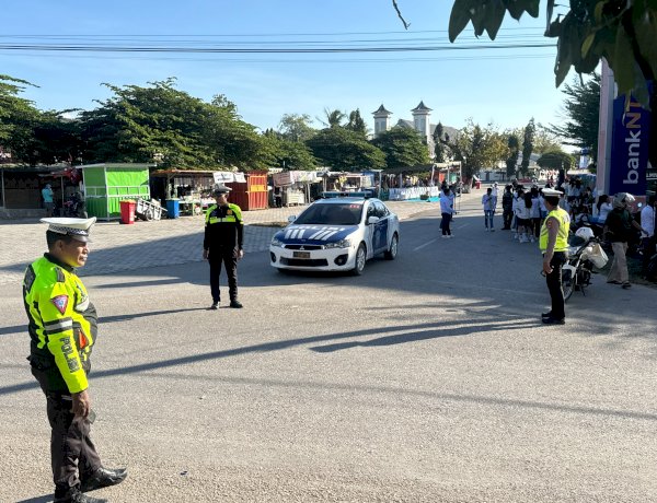 Satuan Lalu Lintas Polres Rote Ndao Lakukan  Diskresi Saat Pelaksanaan Festival Rote Malole