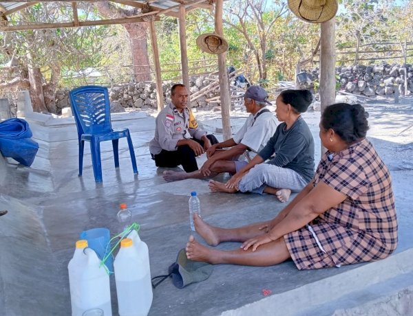 Kapolsek Lobalain :  Kegiatan Sambang Bhabinkamtibmas Merupakan Upaya Untuk Menjaga Kemitraan Ciptakan Kamtibmas Tetap Kondusif
