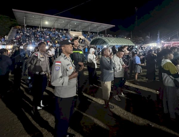 Polres Rote Ndao  Intensifkan Pengamanan di Lapangan Baa, Jaga Keamanan Masyarakat