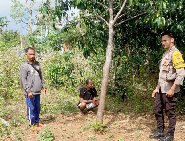 Sambangi Warga, Bhabinkamtibmas Polsek Rote Selatan Ajak Warga Cegah Karhutla