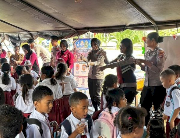Pulihkan Semangat Anak Pasca Gempa, Polres Manggarai Timur Gelar Trauma Healing di Sekolah Darurat