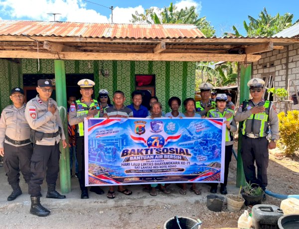 Peduli Warga, Satuan Lantas Polres Rote Ndao Salurkan 15.000 Liter Air Bersih