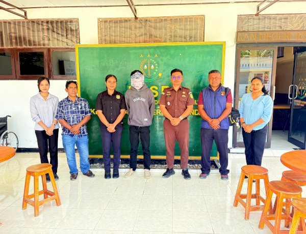 Penyidik PPA Sat Reskrim Polres Rote Ndao Serahkan Tersangka dan Barang Bukti Kasus Persetubuhan Anak ke JPU