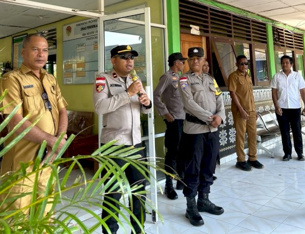 Kapolsek Rote Barat Laut Sambangi SMA N 1 Rote Barat Laut, Berikan Motivasi dan Himbauan Kamtibmas