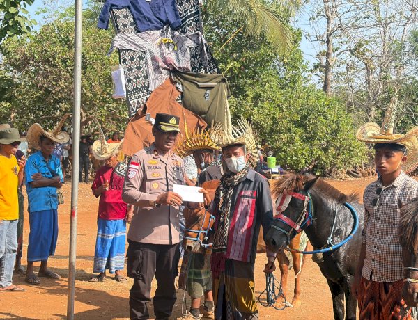 Polres Rote Ndao Amankan Festival Hus Kuda “Opa Anderias Boik” dan Komunitas Kuda Lobalain
