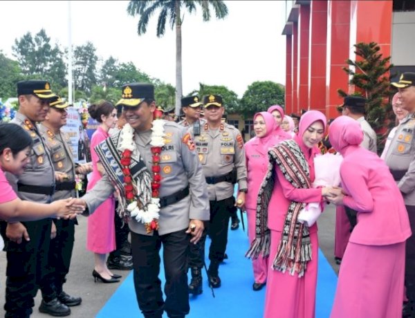 Haru dan Penuh Makna, Tradisi Pelepasan Komjen Pol. Rudi Darmoko di Mapolda NTT Diiringi Pesan: Teruslah Menjadi Inspirasi dan Teladan