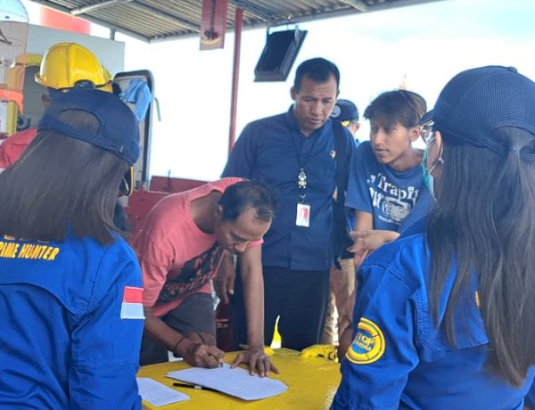 Bersih Dari Narkoba, Sat Resnarkoba Polres Rote Ndao Bersama Inskait Cek Urine Awak Kapal di Pelabuhan Ba'a