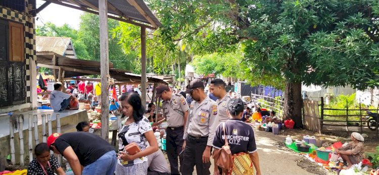 Ciptakan Rasa Aman Dan Nyaman, Polsek Rote Barat Laut Patroli Pasar