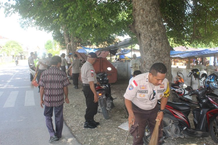 Cegah Penyebaran Virus Covid – 19, Polres Rote Ndao Bersama Instansi Terkait Bersihkan Fasilitas Umum