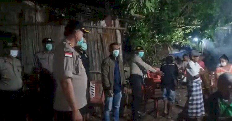 Mencegah Penyebaran Virus Covid – 19, Kapolres Beri Himbauan Ke Masyarakat Yang Berkumpul Untuk Membubarkan Diri