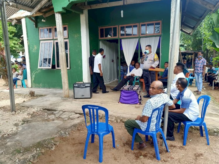Melayat, Bhabinkamtibmas Desa Holoama Himbau Pencegahan Virus Covid-19