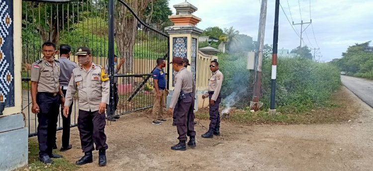 Cegah Penyebaran Covid – 19, Personel Polres Rote Ndao Bersihkan Mako