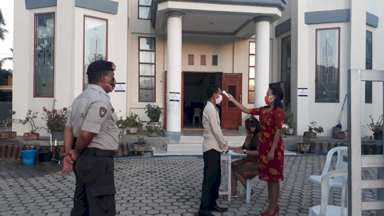 Patroli Sambang, Polisi Amankan Ibadah Gereja Hari Minggu