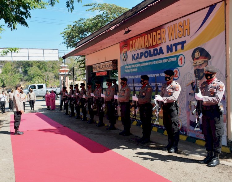 Kunjungi Polres Rote Ndao, Kapolda NTT Dan Rombongan Disambut Jajar Kehormatan Dan Sapaan Adat Rote