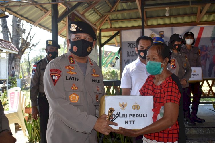 Polri Peduli Bencana, Kapolda NTT Berikan Bantuan Warga Rote Ndao