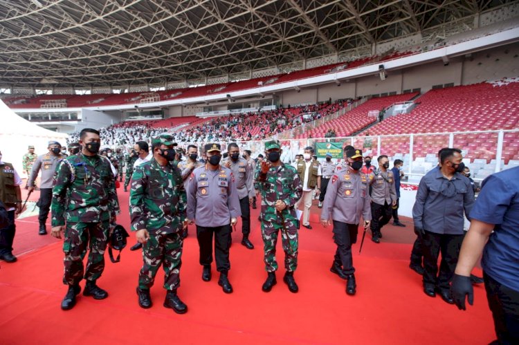 Panglima TNI dan Kapolri Tinjau Vaksinasi Massal di SUGBK