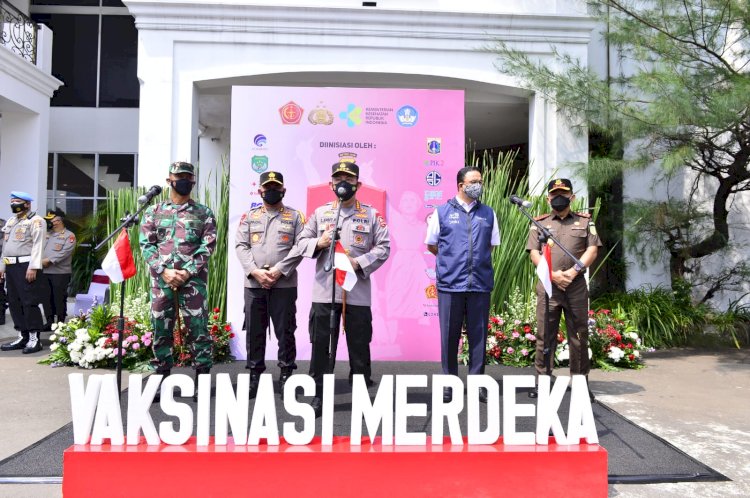 Kapolri Siapkan Strategi Capai Vaksinasi 70 Persen di Hari Kemerdekaan