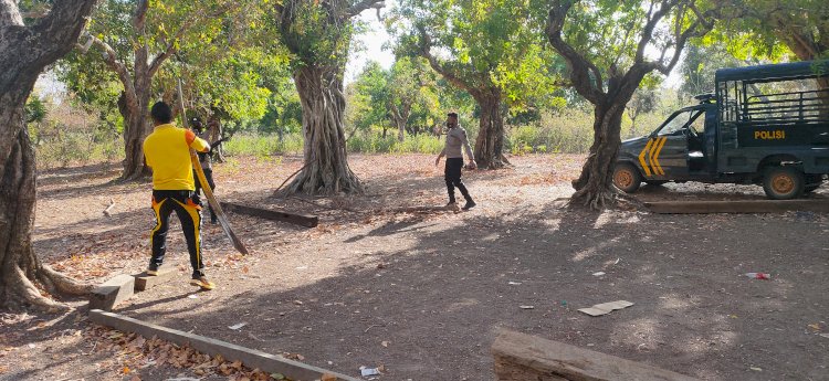 Grebek Judi Sabung Ayam, Polisi Bongkar Dan Robohkan Pagar Di Lokasi