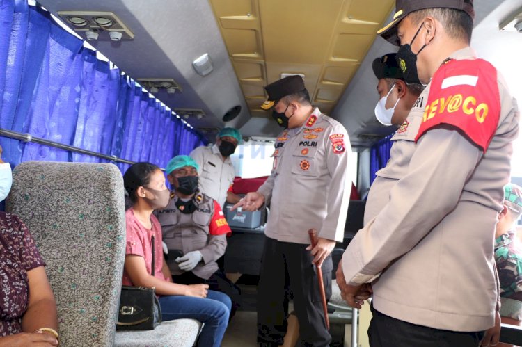 Pantau Pelayanan Vaksinasi Serentak, Kapolda NTT Kunjungi Mapolres TTS