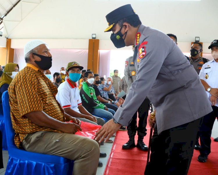 Tinjau Vaksinasi dan Lokasi Isoter, Kapolri Minta Forkopimda Babel Perkuat Pencegahan Lonjakan Covid-19