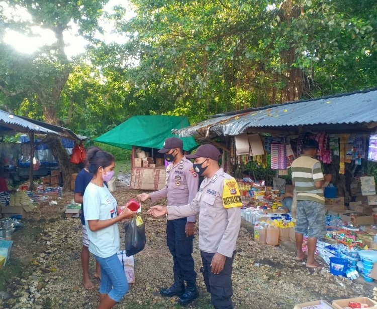 Cegah Penyebaran Covid – 19, Personel Polsek Rote Barat Sidak Di Pasar Mingguan Oenitas